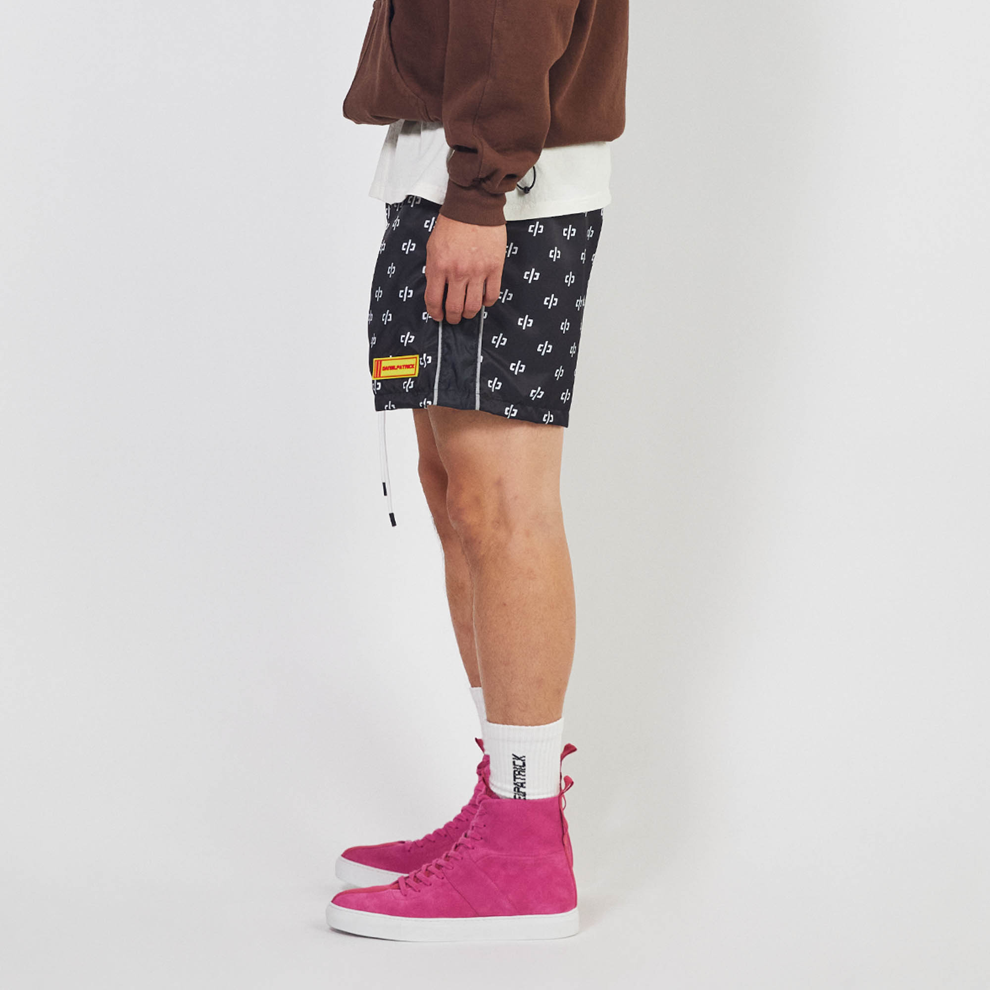 icon monogram trunk / black