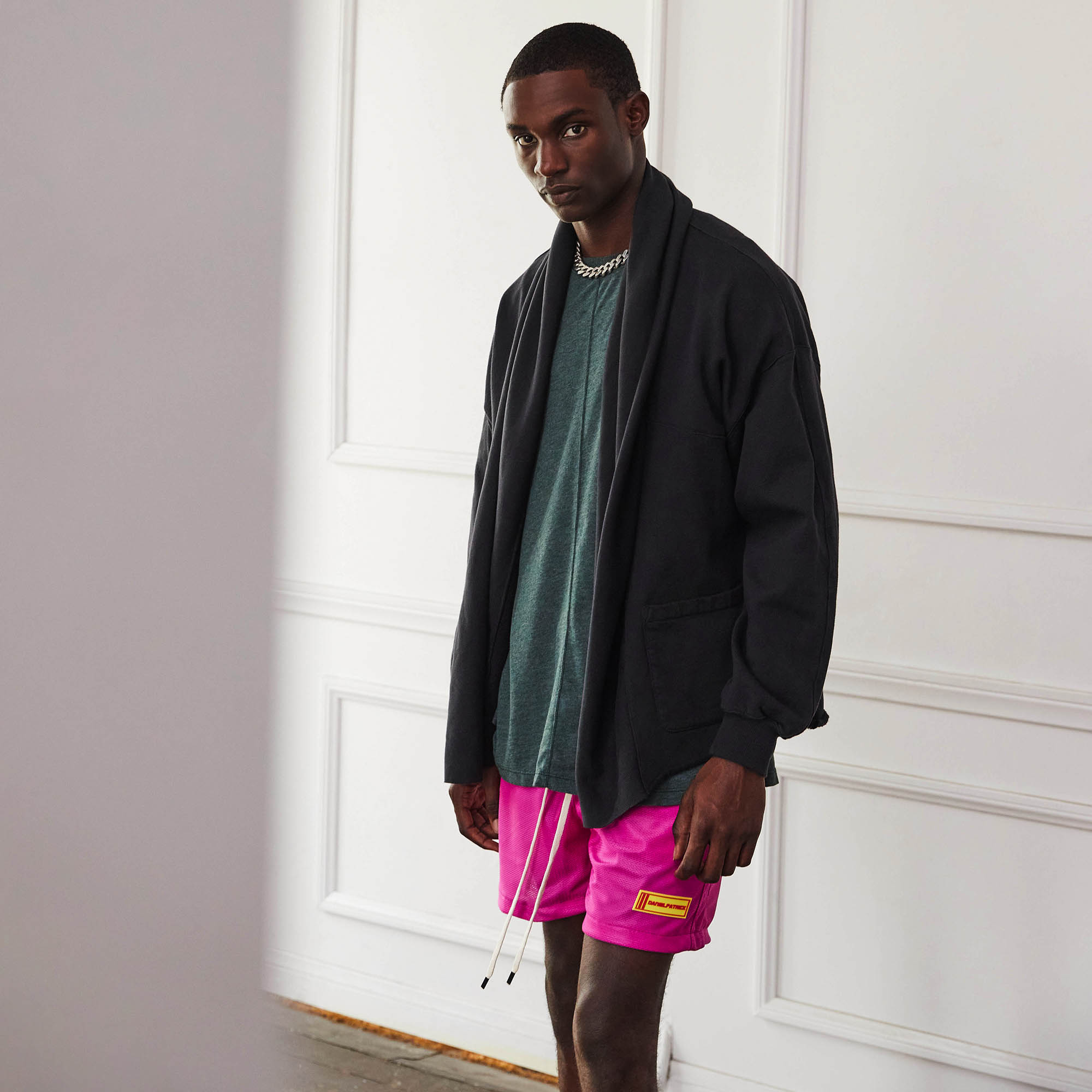 roaming cloak / washed black